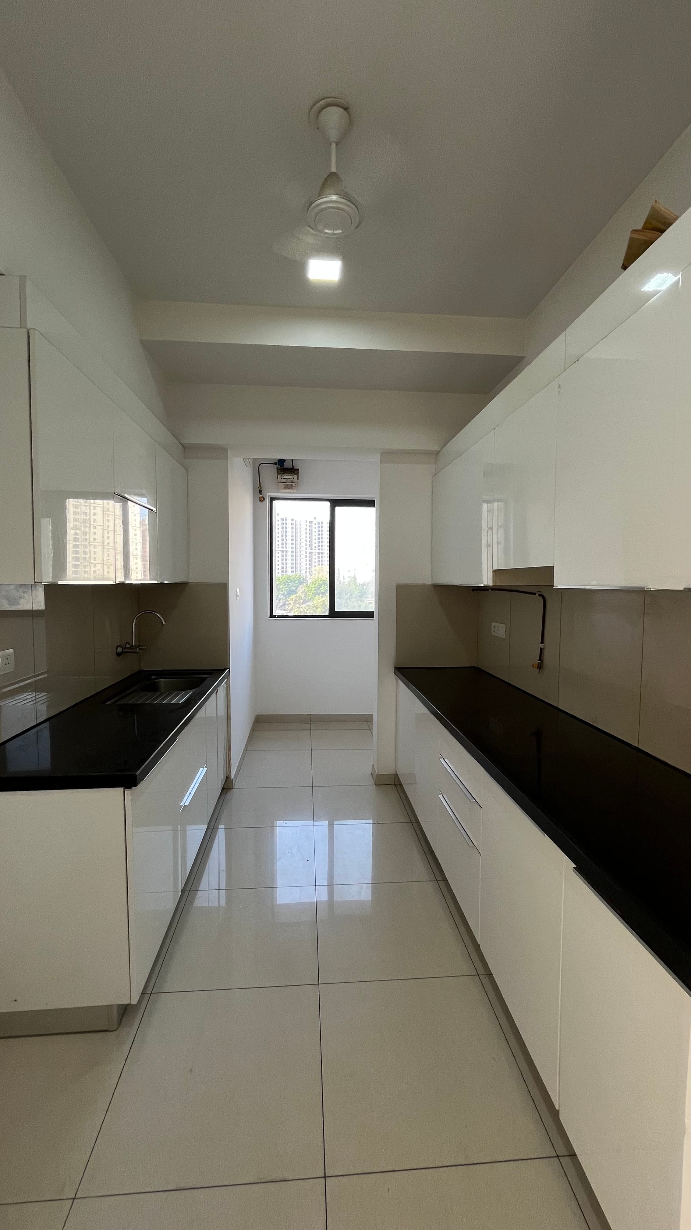 3 BHK for Sale in Shapoorji Pallonji Vicinia, Chandivali | 1050 Sq Ft | ₹3.90 Cr | Powai