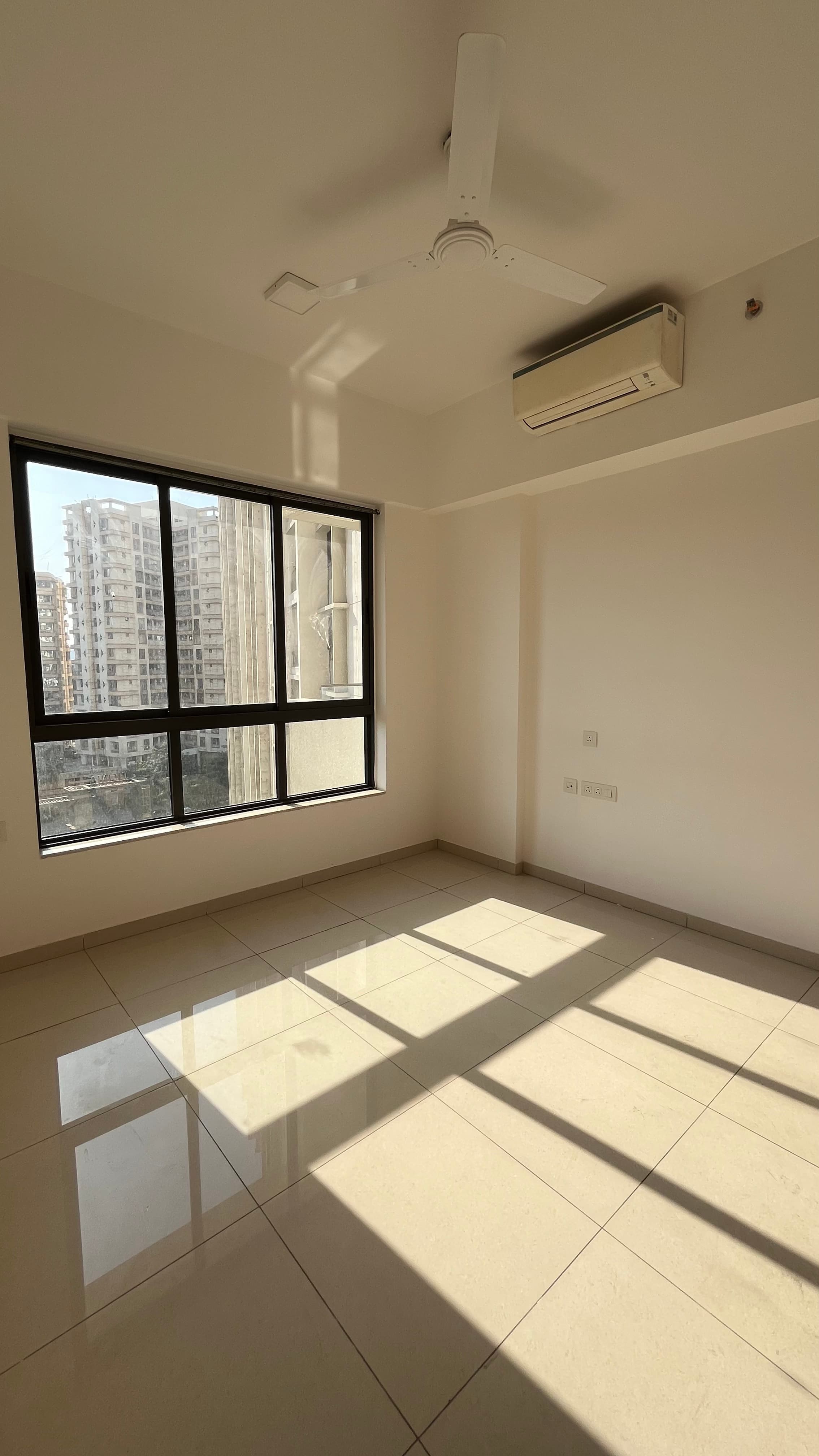 3 BHK for Sale in Shapoorji Pallonji Vicinia, Chandivali | 1050 Sq Ft | ₹3.90 Cr | Powai