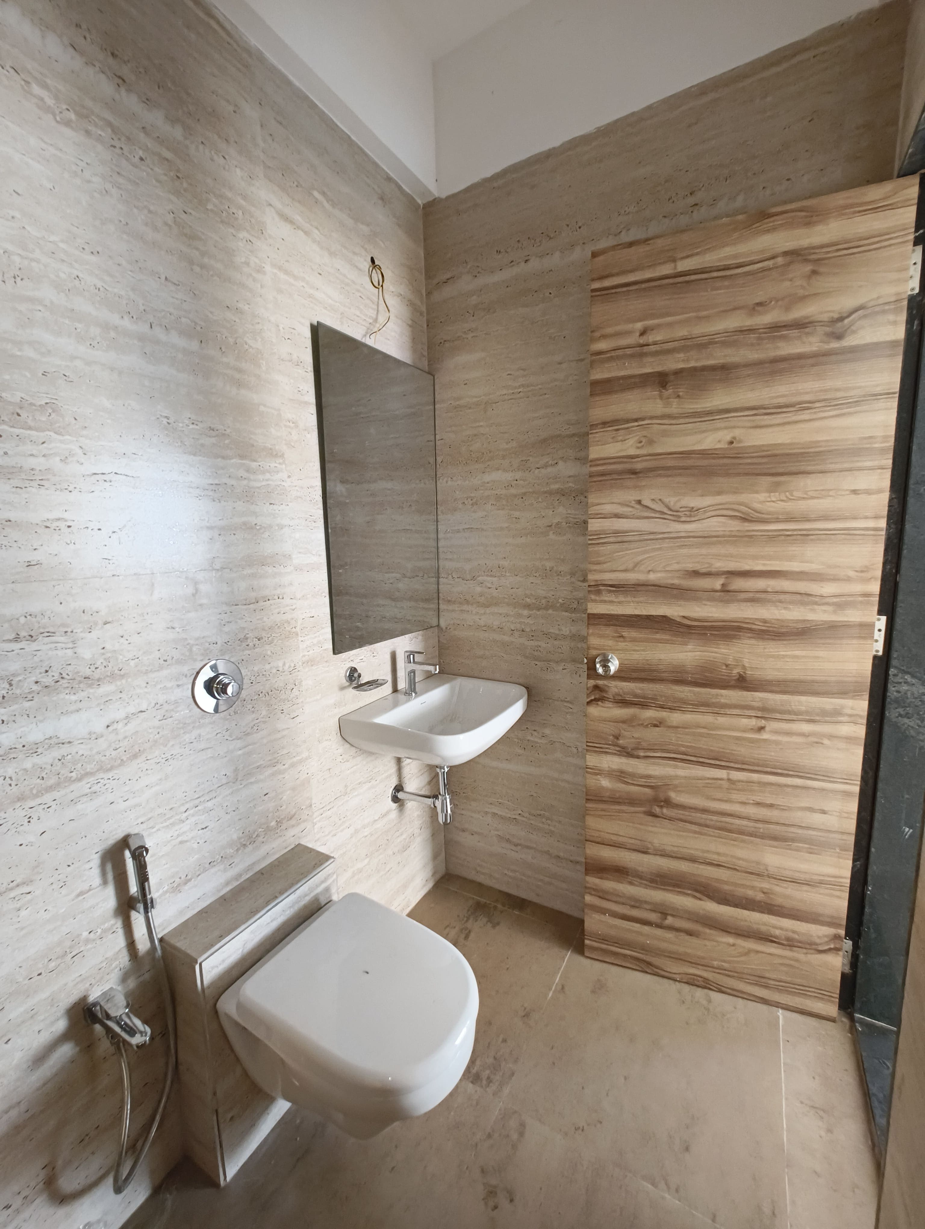 2 BHK Semi-Furnished Flat for Rent in Heritage Solitaire Chembur East | Near BKC | ₹75,000