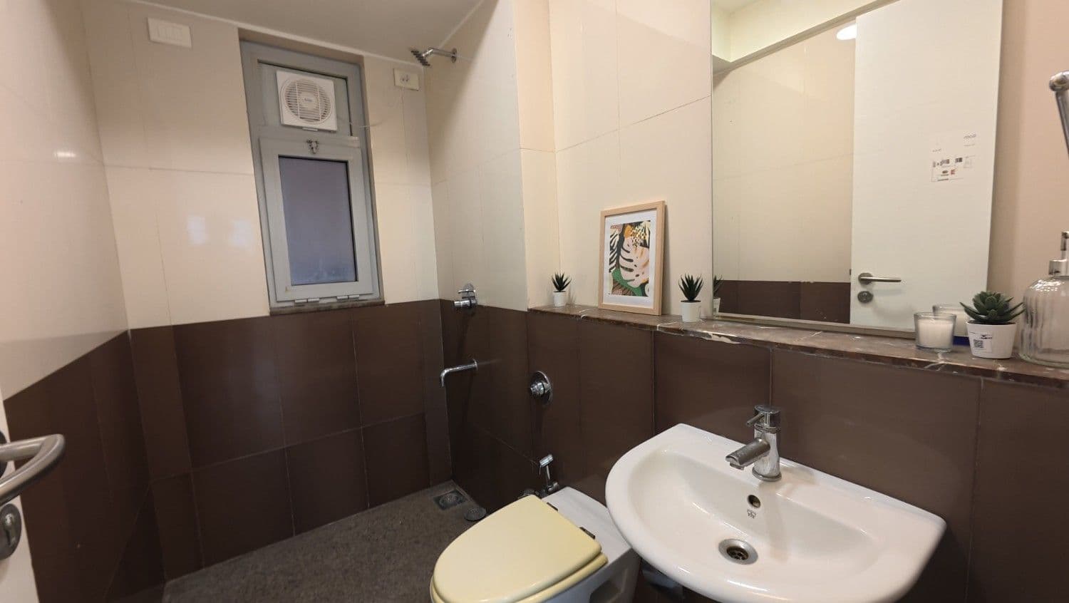 DB Woods Goregaon | 2 BHK Hill View Flat ₹3.43 Cr