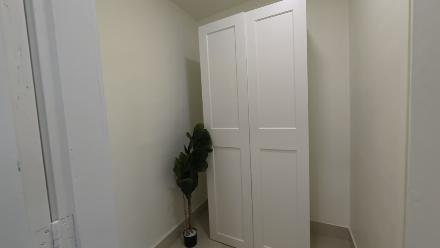 DB Woods Goregaon | 2 BHK Hill View Flat ₹3.43 Cr