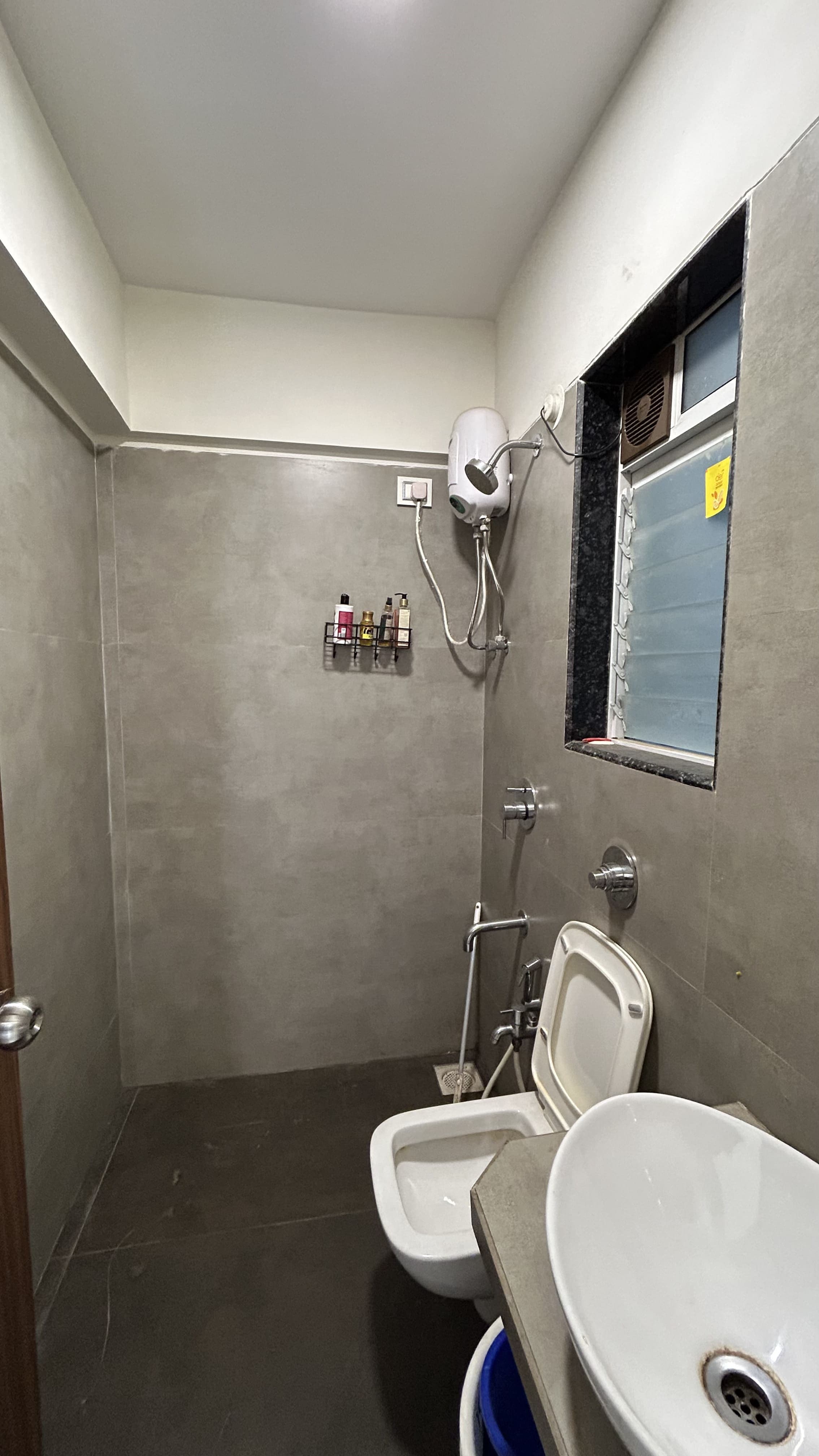 2 BHK Flat for Sale in Vraj One, Andheri West – 650 Sq. Ft. | ₹2.15 Cr