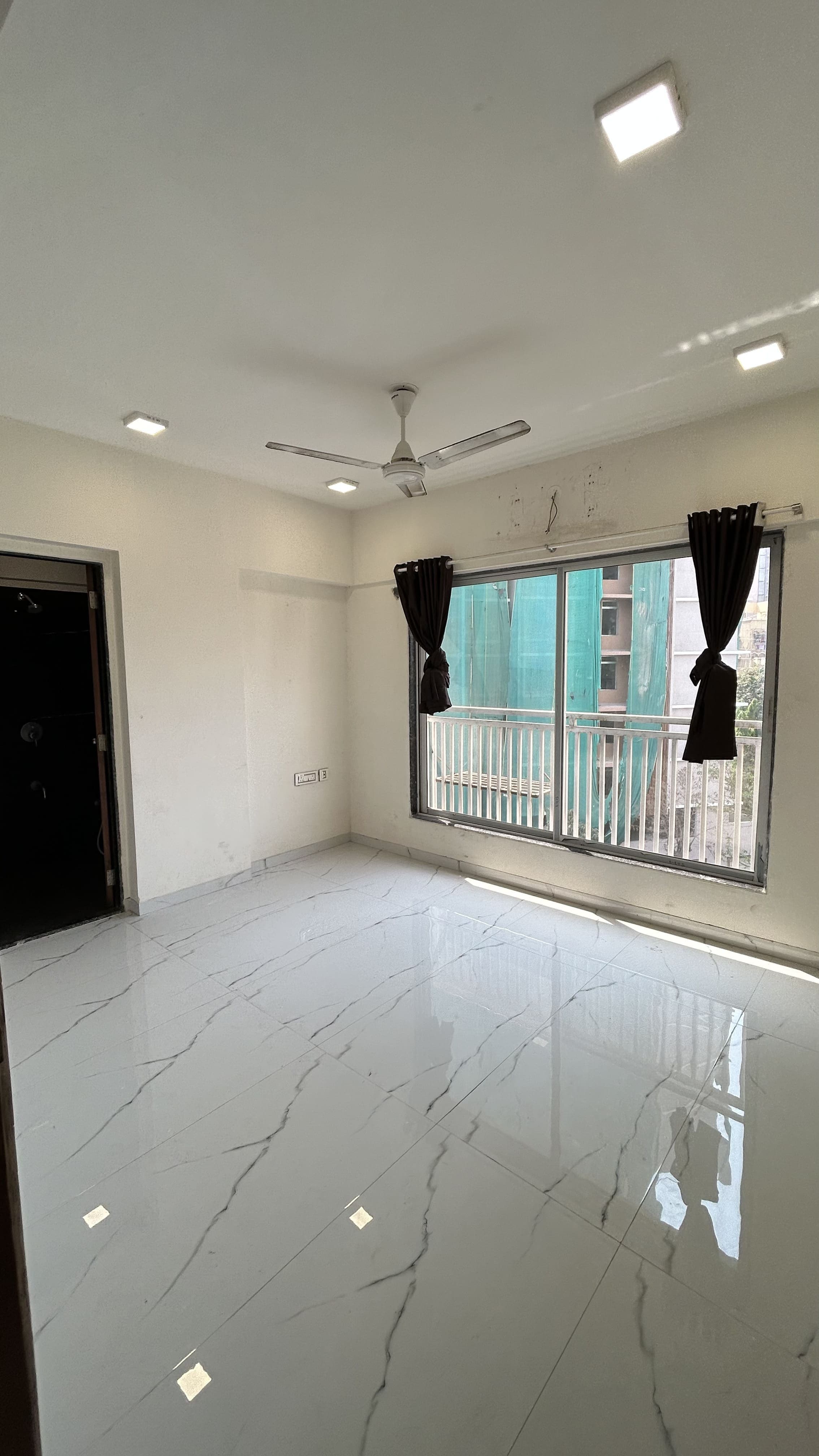 2 BHK Flat for Sale in Vraj One, Andheri West – 650 Sq. Ft. | ₹2.15 Cr