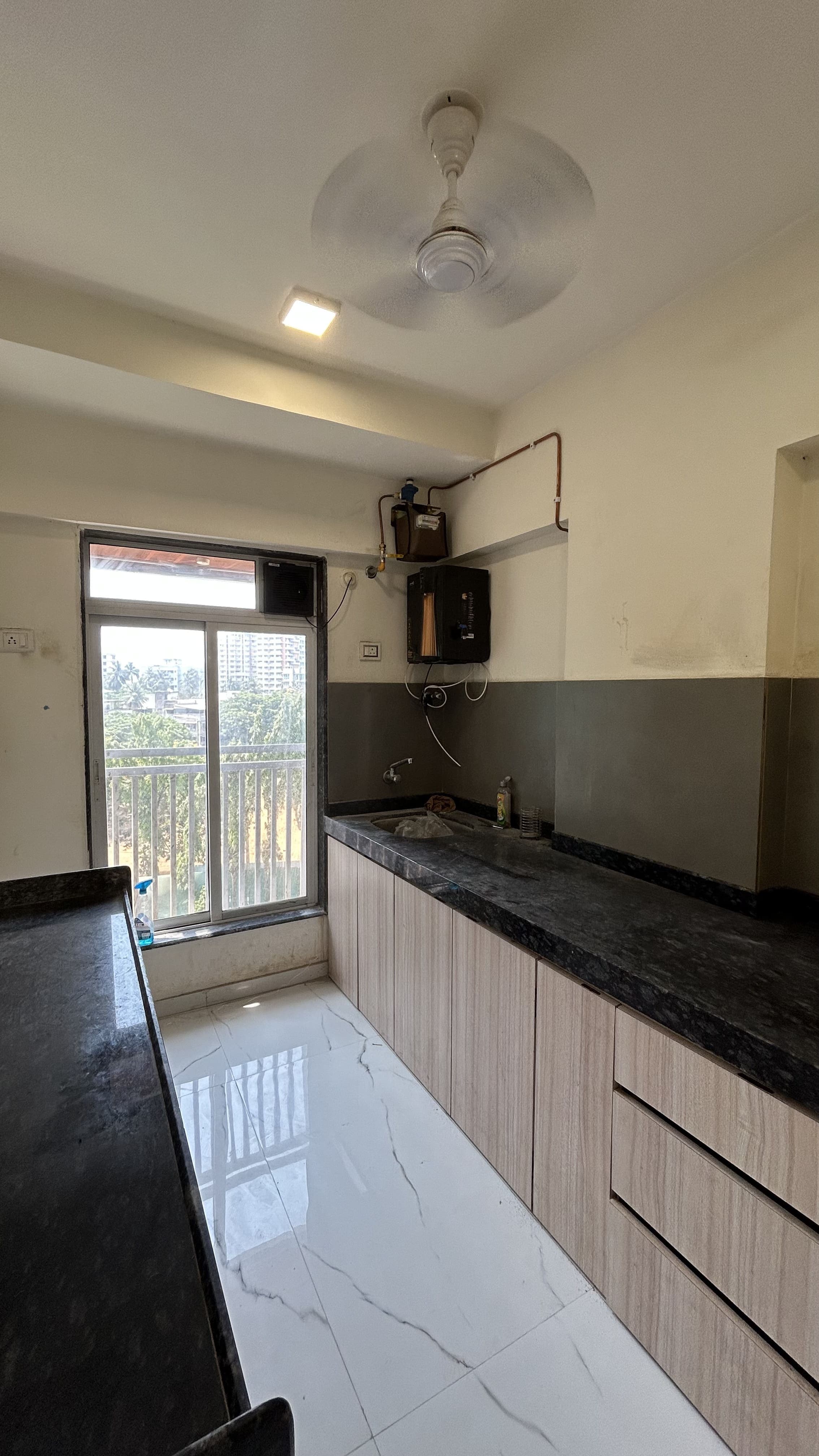 2 BHK Flat for Sale in Vraj One, Andheri West – 650 Sq. Ft. | ₹2.15 Cr