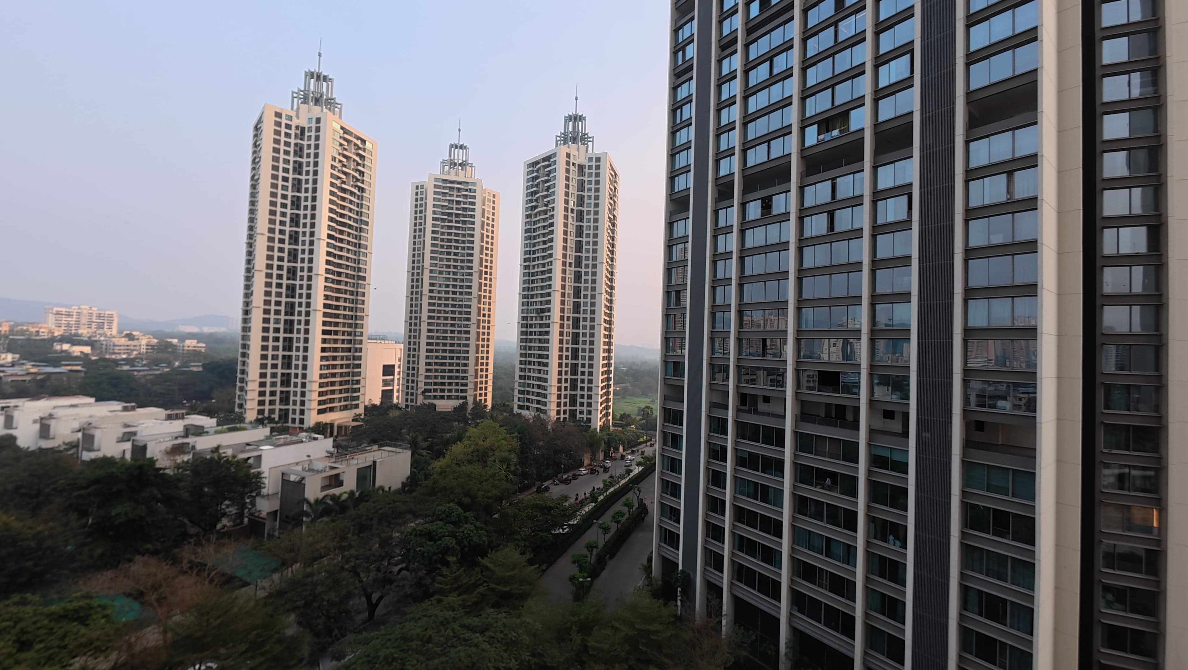 Oberoi Exquisite | 3 BHK Luxury Apartment ₹7.29 Cr
