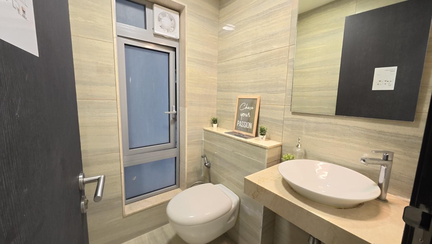 Oberoi Esquire | Luxury 3 BHK Goregaon East ₹8.05 Cr