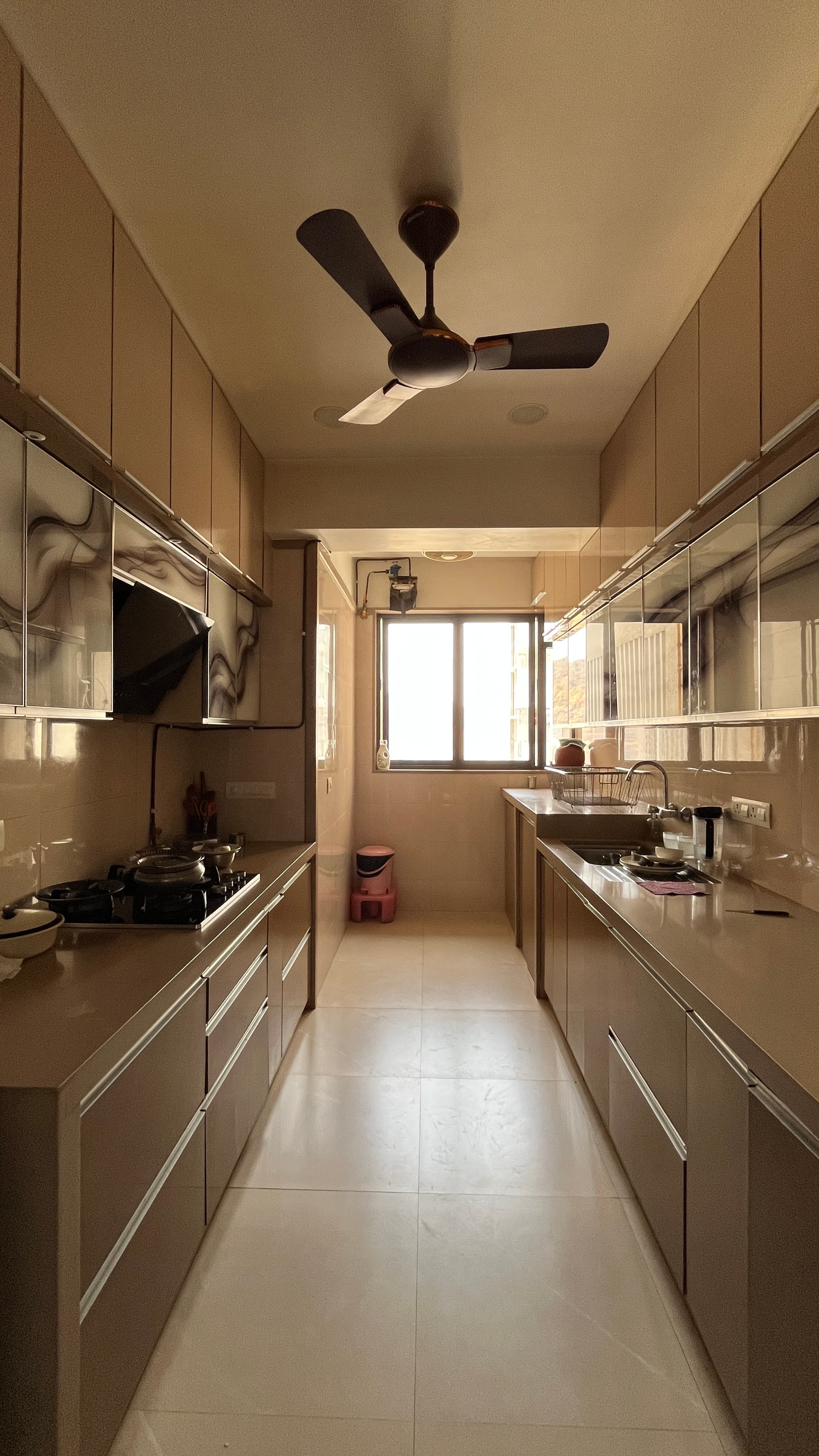 3 BHK Mountain-Facing Flat for Sale in Shapoorji Pallonji Vicinia , Chandivali | 1050 Sq.ft | ₹3.45 Cr 