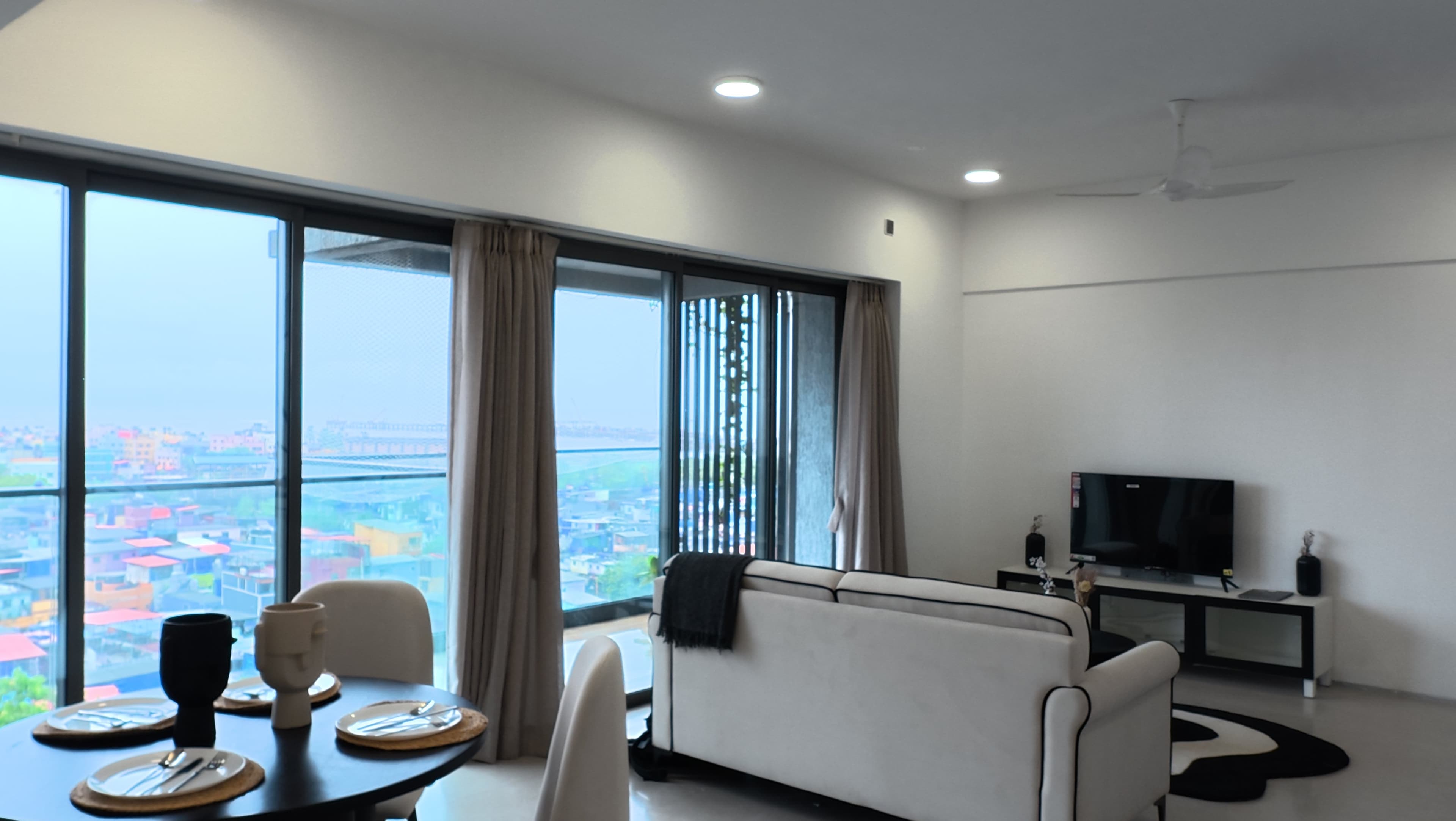 3 BHK Luxury Flat for Sale at Rustomjee Paramount Khar West | Sea View | 1291 Sq Ft