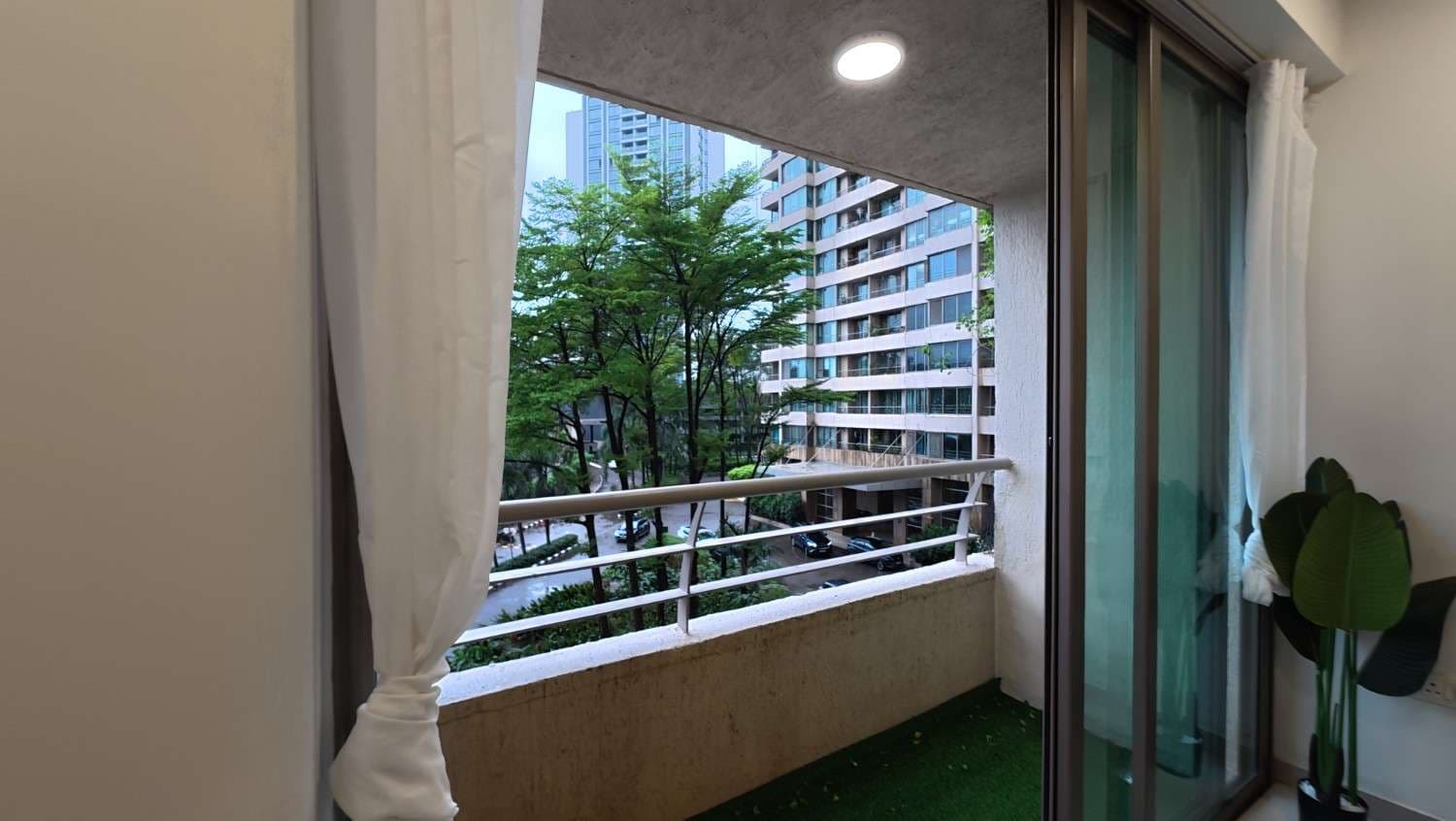 Oberoi Splendor | 2.5 BHK Jogeshwari East ₹5.05 Cr