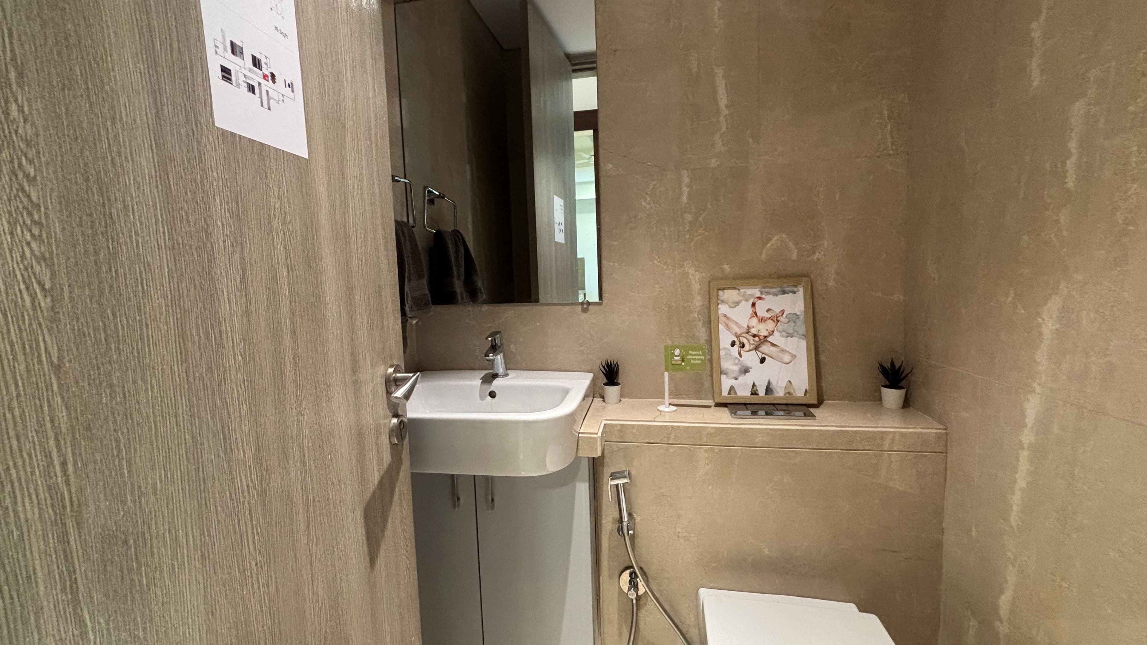 Rustomjee Seasons | 3.5 BHK Bandra East ₹10.68 Cr