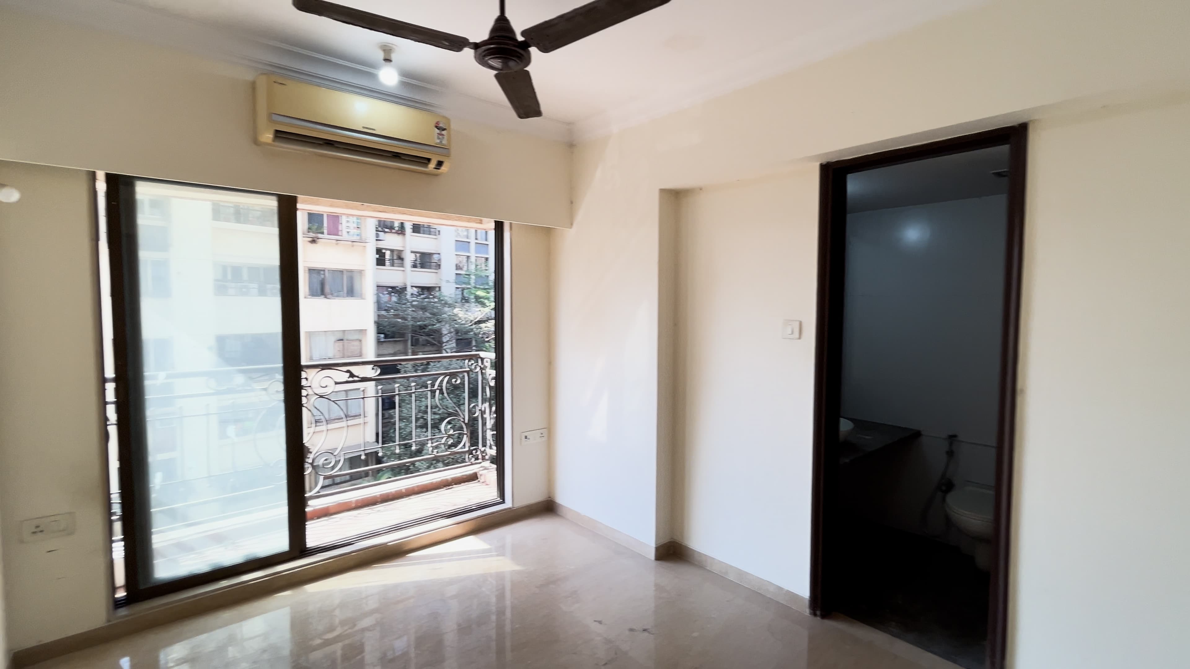 3 BHK for Sale in Lake Primrose Powai | 880 Sq Ft | ₹2.80 Cr