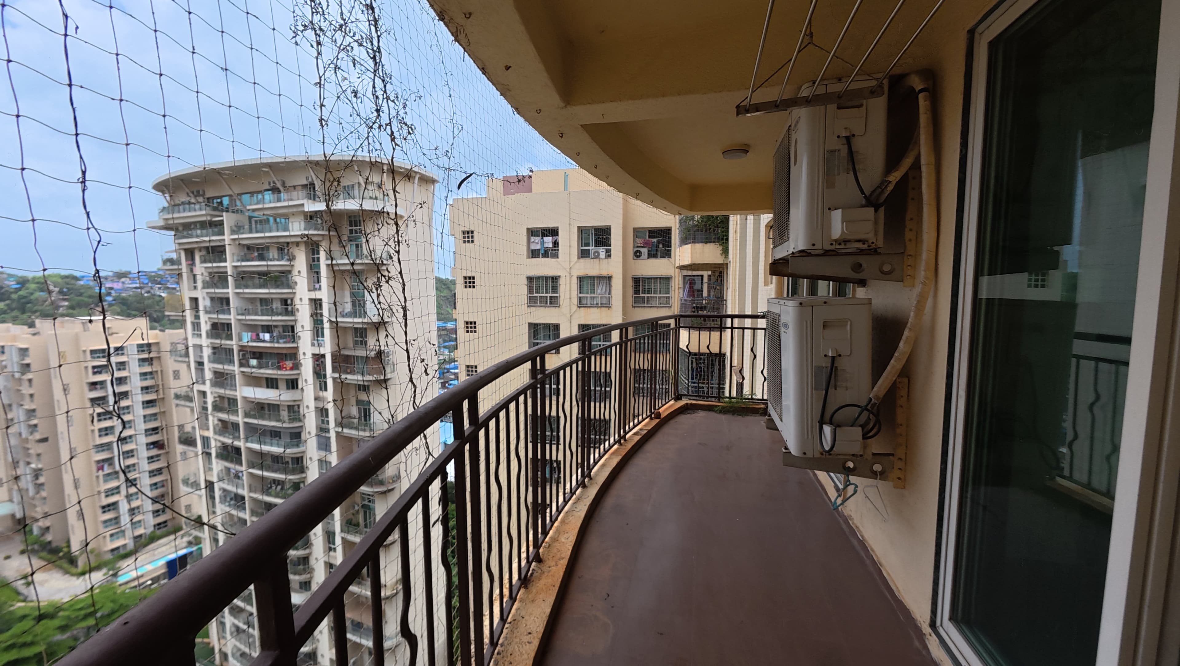 Yucca Nahar Amrit Shakti | 4 BHK Chandivali