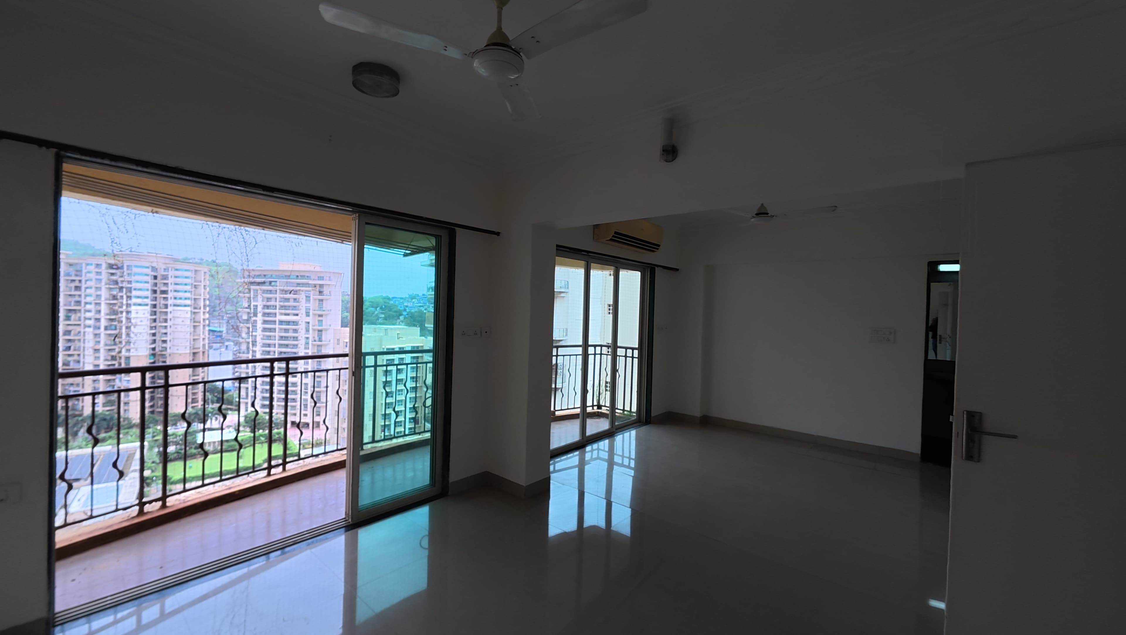 Yucca Nahar Amrit Shakti | 4 BHK Chandivali