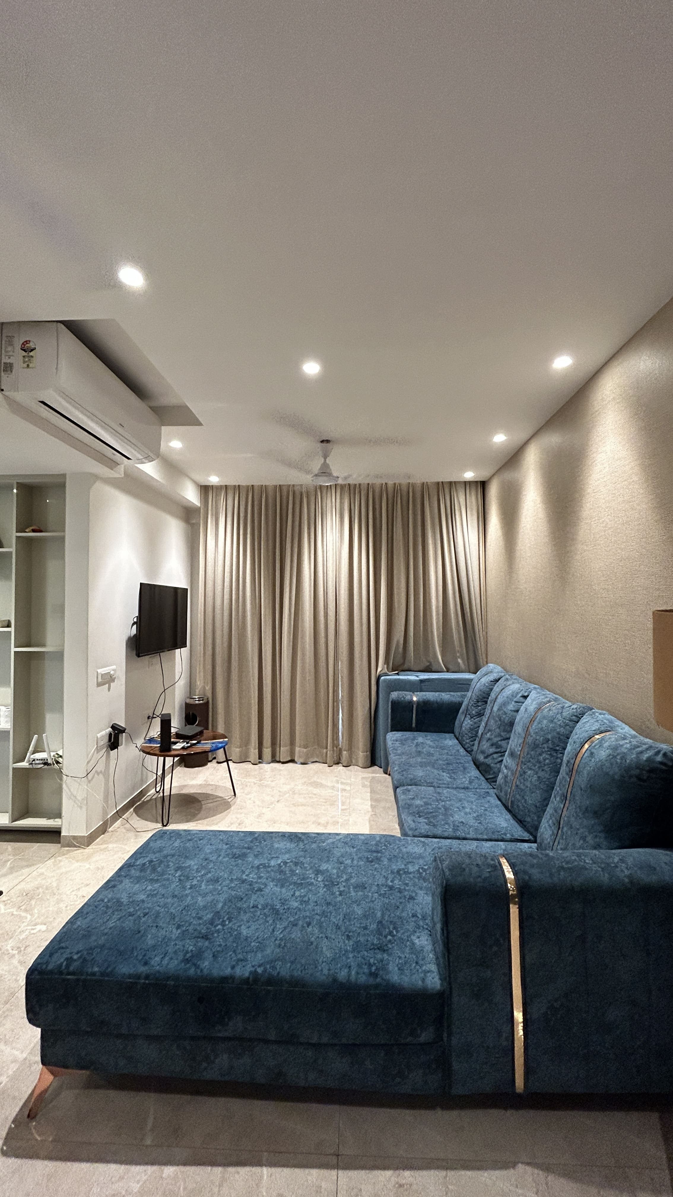 1 BHK Flat for Rent in Regent Hill Powai | ₹70K | Powai
